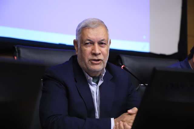 نماینده مجلس: اقتصاد مقاومتی در سایه وحدت و امنیت ملی، نقشه راه عبور از چالش‌هاست