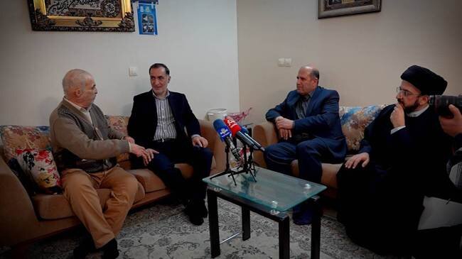 دیدار رئیس بنیاد شهید با سه نفر از جانبازان