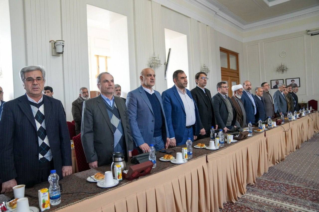 عراقچی: موفقیت در عبور از تهدیدها مرهون فداکاری شهدا، جانبازان و خانوادههای آنهاست