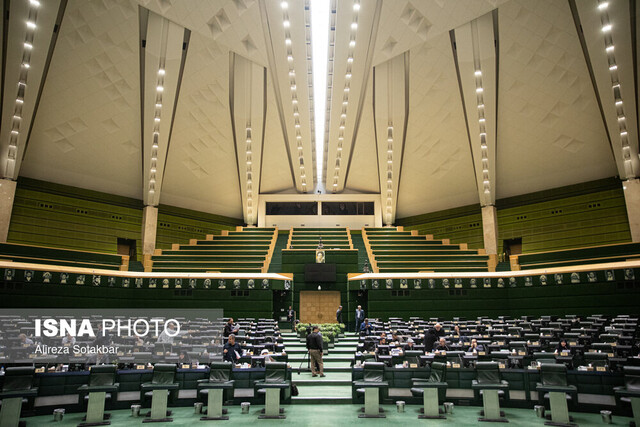 اخبار سیاسی ۵ بهمن؛ هشدار به پارلمان اروپا/اعزام ۳۰ قاضی به خوزستان