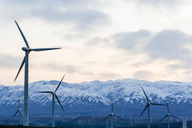 در حال حاضر، نزدیک به ۱۰۰ هزار مگاوات ظرفیت اسمی نیروگاهی در شبکه برق کشور وجود دارد که از این میزان، بدون احتساب نیروگاه‌های هسته‌ای و سدها، بیش از ۳ درصد به انرژی‌های تجدیدپذیر اختصاص دارد.