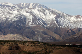 با توجه به میزان وزش باد در منجیل، هر توربین بادی می‌تواند در کل 87 مگاوات ساعت برق تولید کند.