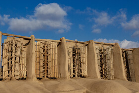 نوار شرقی کشور، از خراسان رضوی تا سیستان و بلوچستان، یکی از بهترین مناطق بادخیز جهان محسوب می‌شود و توسعه نیروگاه‌های بادی در این مناطق با وجود نیاز به سرمایه‌گذاری بالاتر، در دستور کار قرار دارد.