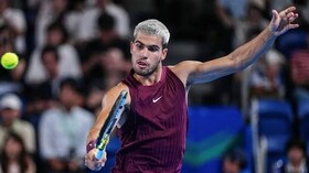 یکه تازی آلکاراس در تنیس گرنداسلم ملبورن/ حذف تحقیرآمیز ستاره روس
