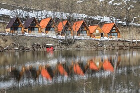  از مهم‌ترین ویژگی‌های دریاچه شورمست می‌توان به امکانات رفاهی و اقامتی مناسب اشاره داشت که سالانه میزبان گردشگران زیادی است.