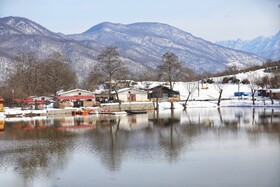 شورمست در ارتفاع ۹۴۰ متری از سطح دریا قرار گرفته و جزء دریاچه‌های کوچک ایران به شمار می‌رود. 