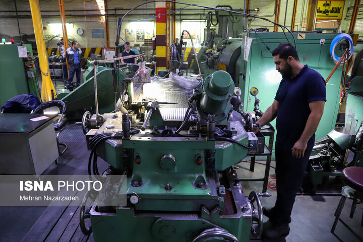 بسته حمایتی  ۷۰۰ همتی؛ کدام تولیدکنندگان مشمول می‌شوند؟