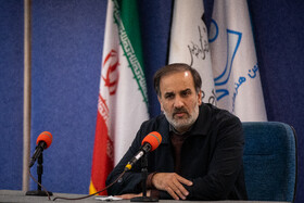 مهدی شفیعی معاون هنری وزارت فرهنگ و ارشاد در سمینار جشنواره تئاتر فجر