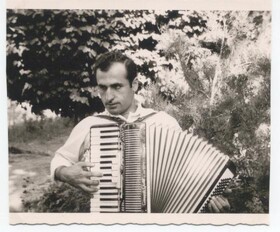 هنرمندی که از او کم می‌دانیم!