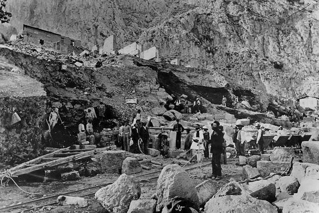 لحظه کشف یک شاهکار + عکس