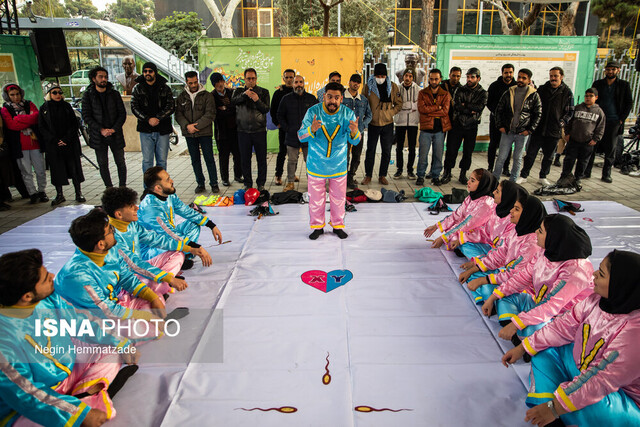 تئاترهایی که امروز به صحنه می‌روند