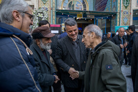 محمدعلی نادعلی زاده، مدیر عامل خبرگزاری ایسنا و هادی خانیکی در مراسم ختم حاج محمدعلی جوادی یگانه
