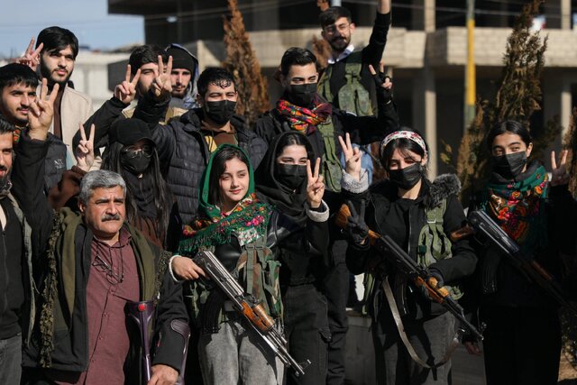 ساکنان آخرین پایگاه کردهای سوریه در حالت آماده‌باش کامل هستند