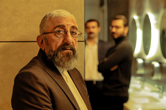 رضا کیانیان در «جهان مبهم هاتف» ویک خبر از ماجرای «رقص باد»