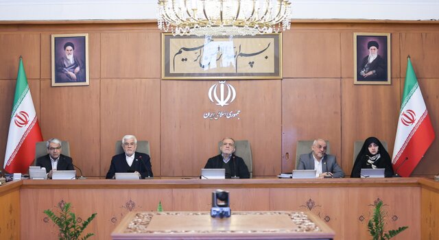 تاکید پزشکیان در رسیدگی به خانواده‌ آسیب‌دیدگان و پیگیری برای تسریع در آزادی زندانیان