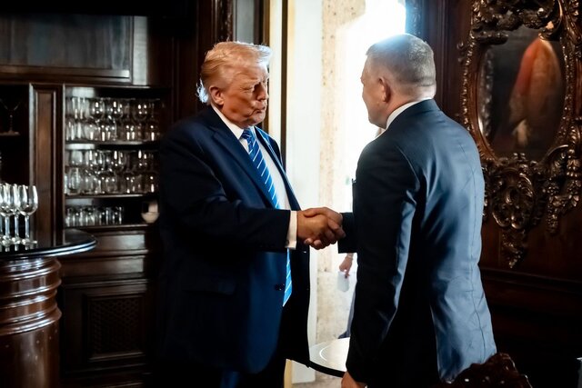 بهت رهبر اسلواکی از وضعیت «خطرناک» سلامت روان ترامپ پس از دیدار با او