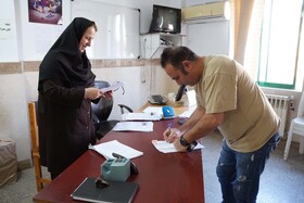 امضا هنگام تحویل نتیجه آزمایش ، تا نشان دهد فرد نتیجه آزمایش را دریافت کرده است و از آن آگاه است