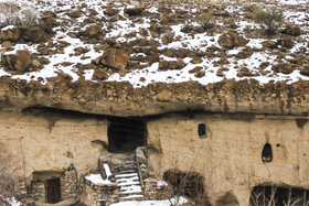 طبیعت برفی روستای دستکند میمند کرمان