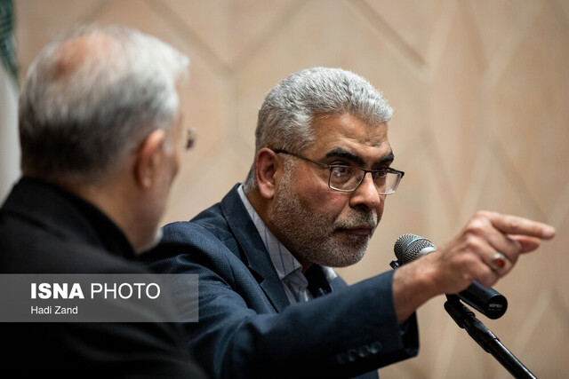 صمصامی:
 سیاست‌های ارزی غلط، سفره مردم را هدف قرار داد 