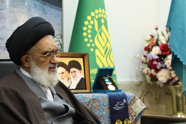 امام جمعه قم: ملت ایران از تبعیت رهبر الهی دست نمی‌کشد