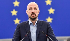 قانونگذار بلژیکی: اروپا نباید در برابر تهدیدات ترامپ علیه ایران سکوت کند