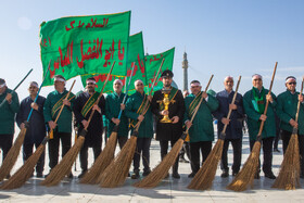 آیین جاروکشی خادمان مسجد مقدس جمکران