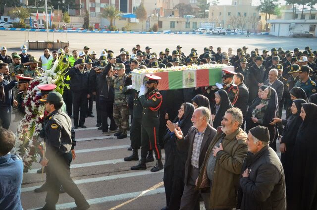 مراسم وداع با پیکر سرباز شهید «عالیپور» در کرمان برگزار شد