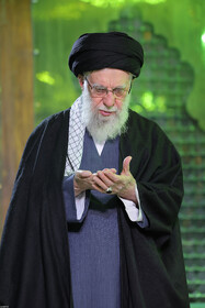 حضور رهبر انقلاب در مرقد بنیانگذار جمهوری اسلامی ایران