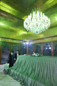 حضور رهبر انقلاب در مرقد بنیانگذار جمهوری اسلامی ایران