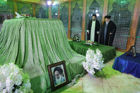 حضور رهبر انقلاب در مرقد بنیانگذار جمهوری اسلامی ایران