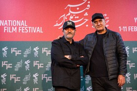 مهران غفوریان و محسن قصابیان، بازیگر در فتوکال فیلم غوطه‌ور در روز اول چهل و چهارمین جشنواره فیلم فجر