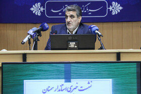 محمدجواد کولیوند، استاندار سمنان در نشست خبری با خبرنگاران