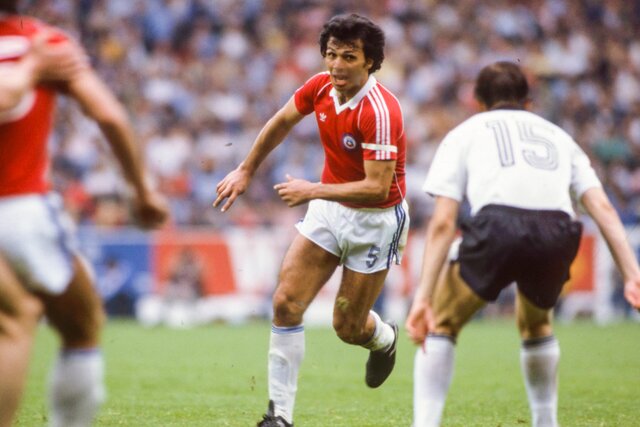 ۱۰ مدافع برتر تاریخ فوتبال جهان