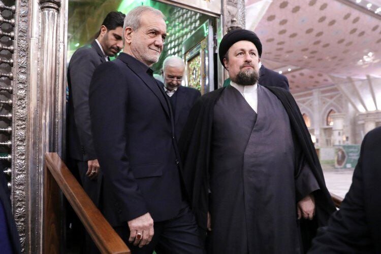 تجدید میثاق پزشکیان و اعضای دولت با آرمانهای امام خمینی (ره)