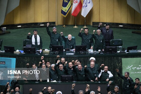 شعارهای نمایندگان مجلس در حمایت از سپاه؛ اروپا ننگت باد