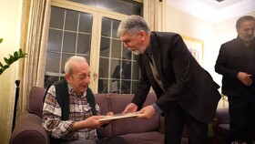 دیدار وزیر ارشاد با حسن ریاحی + فیلم