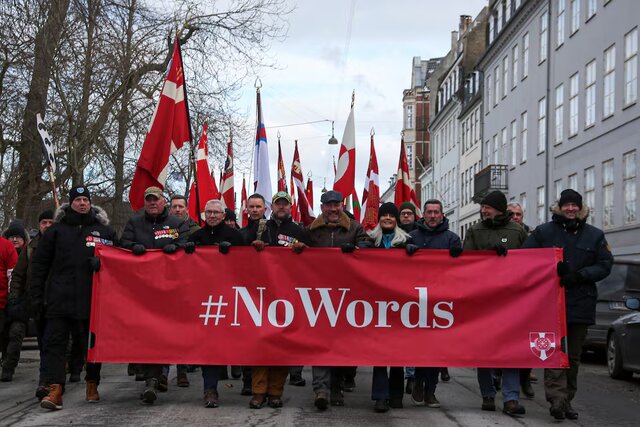 دانمارکی‌های معترض به ترامپ، مقابل سفارت آمریکا تظاهرات کردند