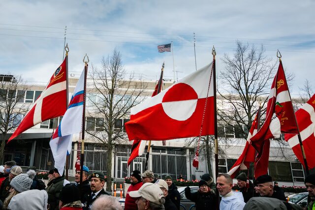 دانمارکی‌های معترض به ترامپ، مقابل سفارت آمریکا تظاهرات کردند