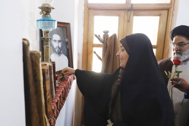 زنگ انقلاب در بیت تاریخی امام راحل نواخته شد