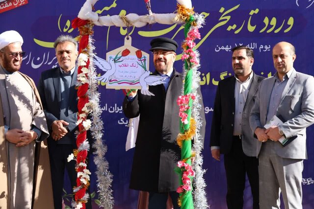 طنین زنگ انقلاب در ۸۰۰۰ مدرسه فارس