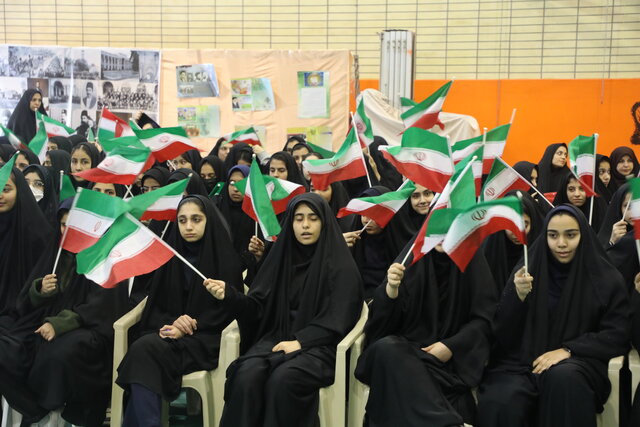 معاون استاندار قم: دهه فجر، زبان جهانی و همه فهم عزت و استقلال ایران است