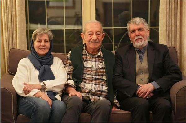 دیدار وزیر ارشاد با حسن ریاحی + فیلم