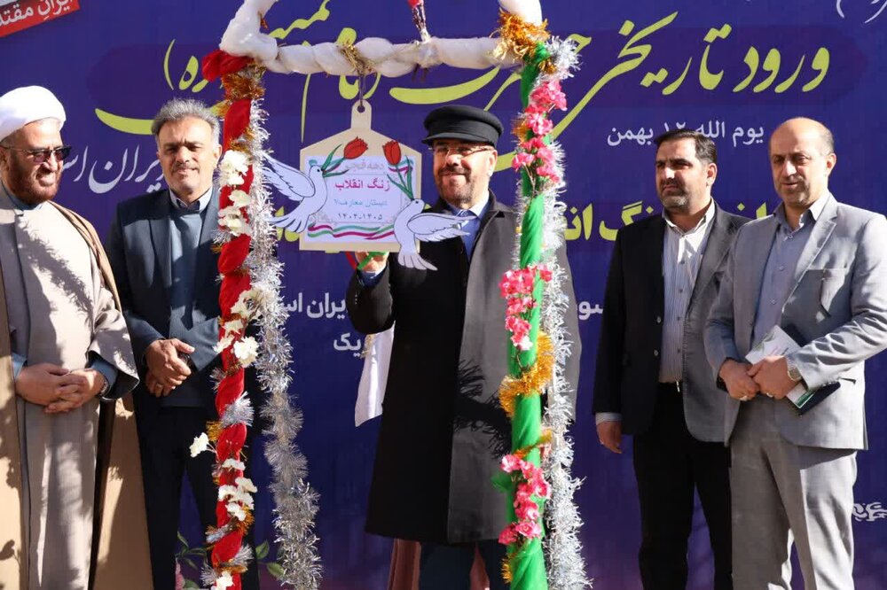 طنین زنگ انقلاب در ۸۰۰۰ مدرسه فارس