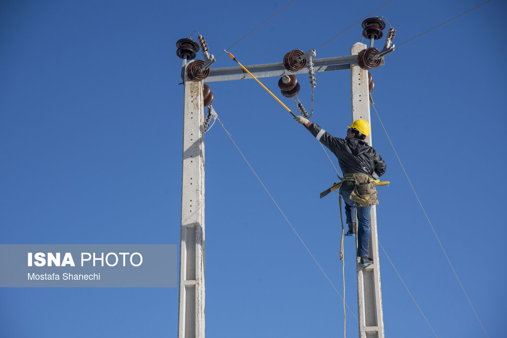 بهرهبرداری از ۱۴۴۵ پروژه برقرسانی در گیلان همزمان با دهه فجر بهرهبرداری از ۱۴۴۵ پروژه برقرسانی در گیلان همزمان با دهه فجر