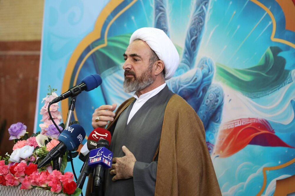 امام جمعه ایلام: هوشیاری امت و رهبری داهیانه، عامل بی‌اثر کردن توطئه‌های دشمن است