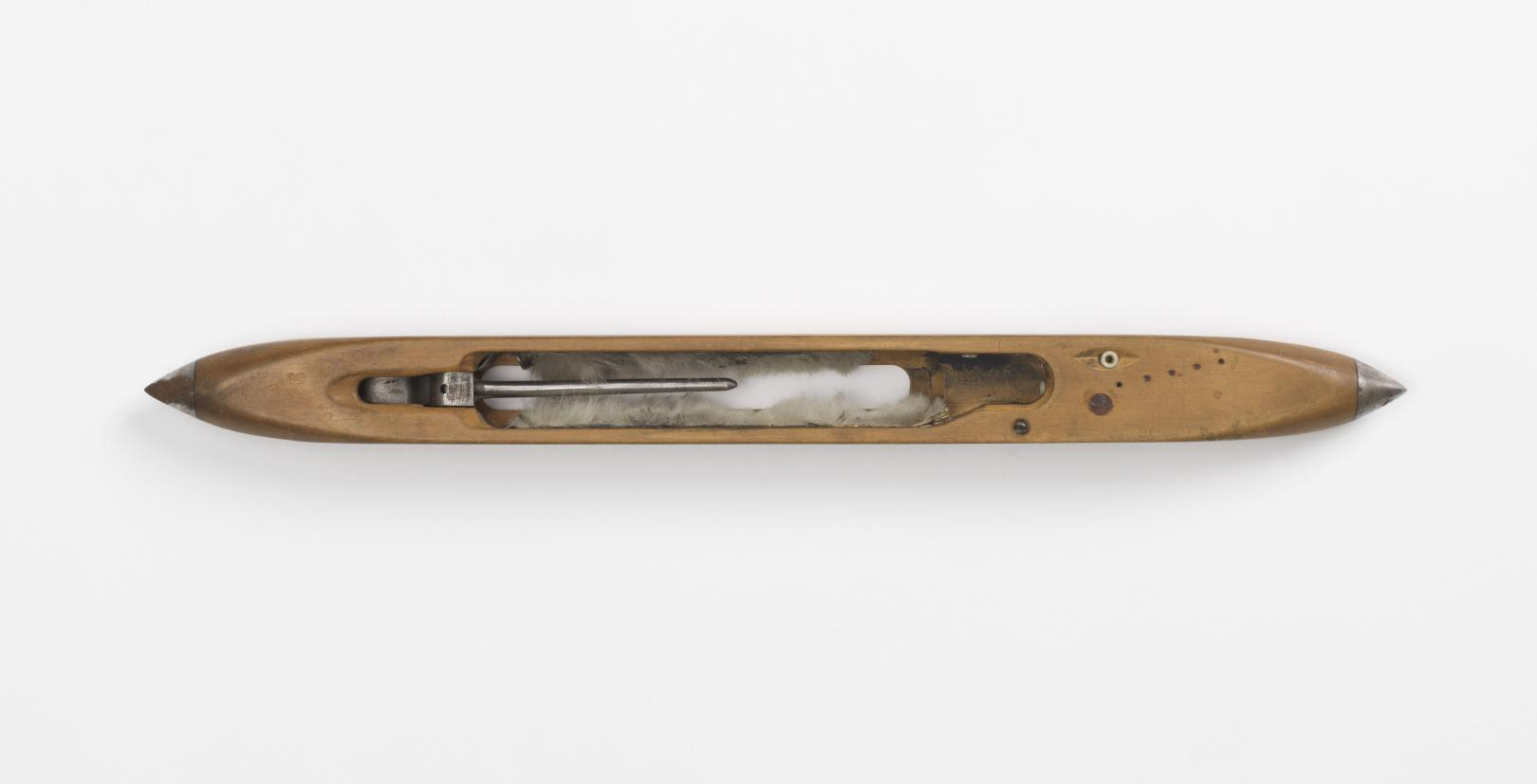 نمونهای از یک شاتل با نوک فولادی از قرن نوزدهم
با ادیسون زنان آشنا شوید