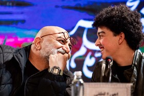 اهورا لطفی و پیام سوری در نشست خبری سرزمین فرشته‌ها به کارگردانی بابک خواجه پاشا در چهل‌ و چهارمین جشنواره فیلم فجر