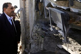 بازدید وزیر صنعت، معدن و تجارت به یزد از سه واحد صنعتی تولید سلولزی و پلاستیک‌سازی در شهرک صنعتی فولاد اشکذر که آذر ماه امسال دچار حریق شده بود