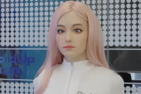 «مویا» رباتی که باور نمی‌کنید انسان نباشد!