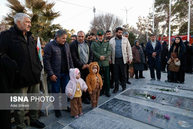 آیین غبارروبی گلستان شهدا - اصفهان